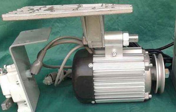 雙速電機(jī)是否配有減速齒輪箱？